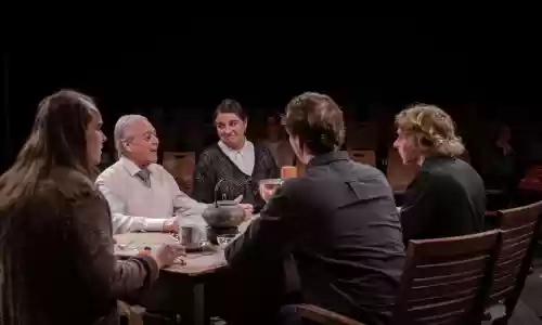 Väter und Söhne Brian Friel nach Iwan Turgenjew